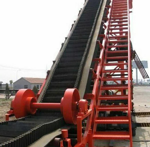 Steeply Inclined Belt Conveyor